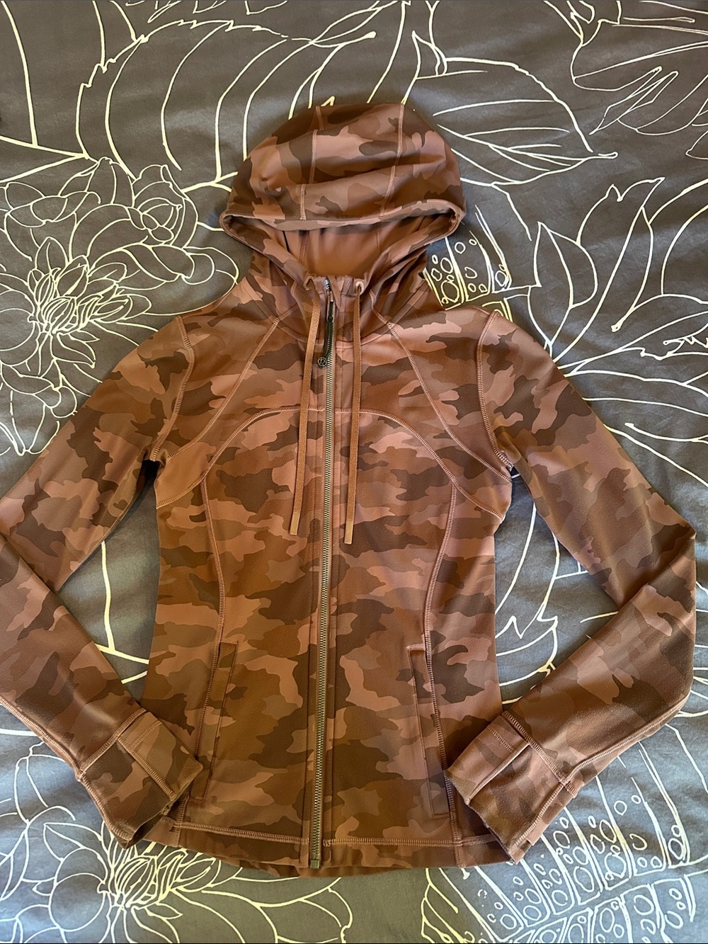 Lululemon Women’s desert rust colored Camo Hooded Jacket
